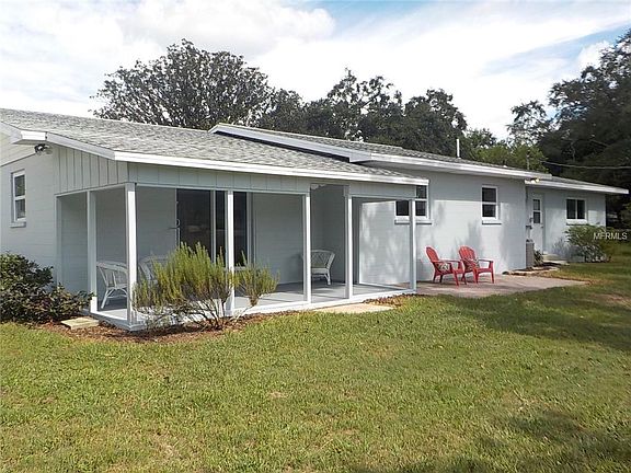 5th image of 1015 Helena Ln