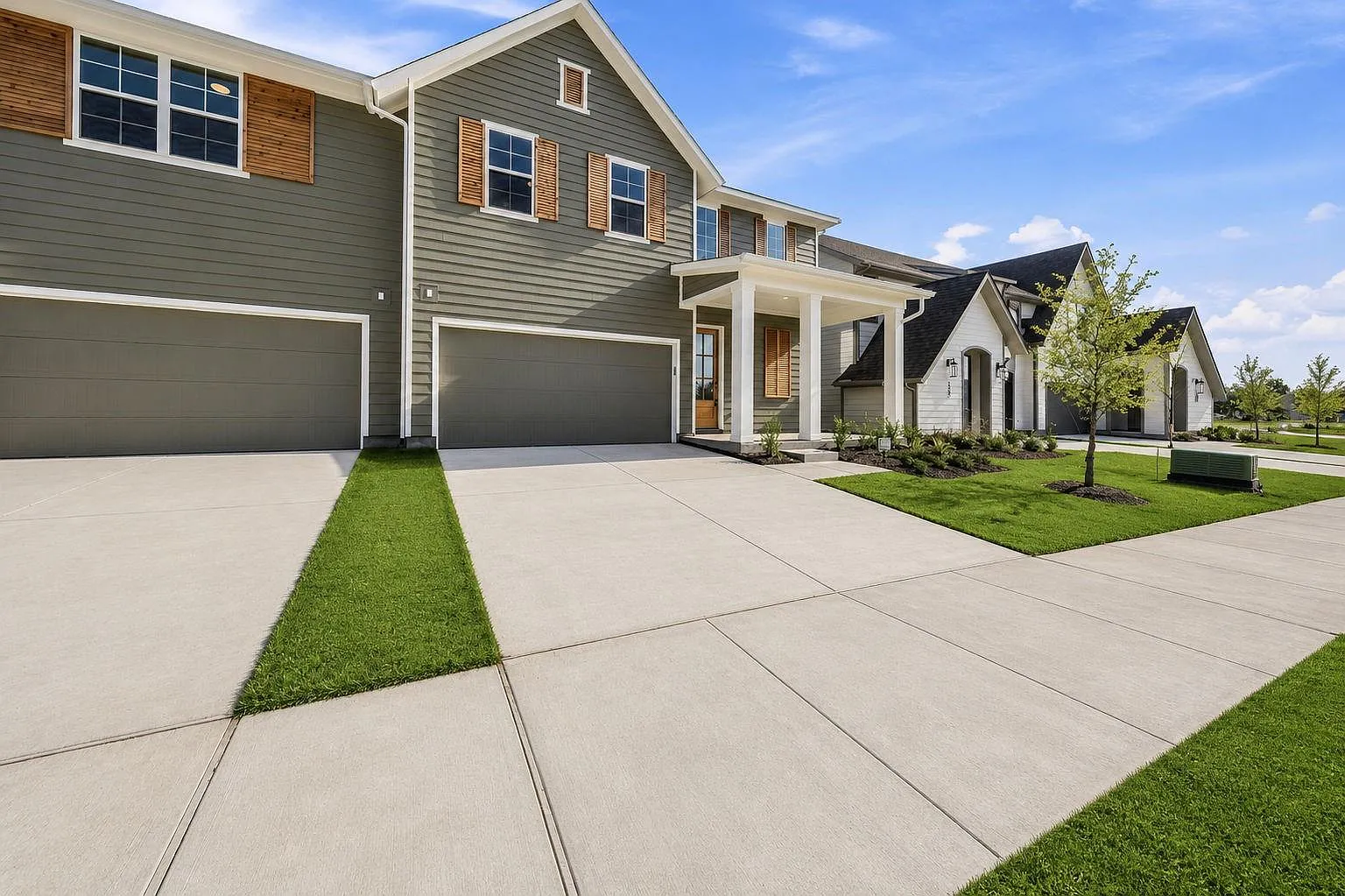 3 bed, 2.5 bath, 2079 sqft, $2,725 — Photo 2