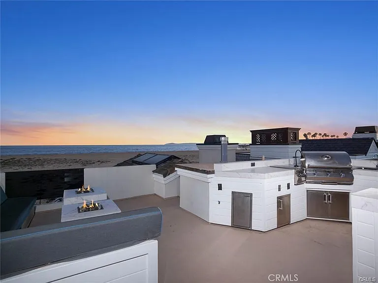 1119 E Balboa Blvd #A — Photo 22