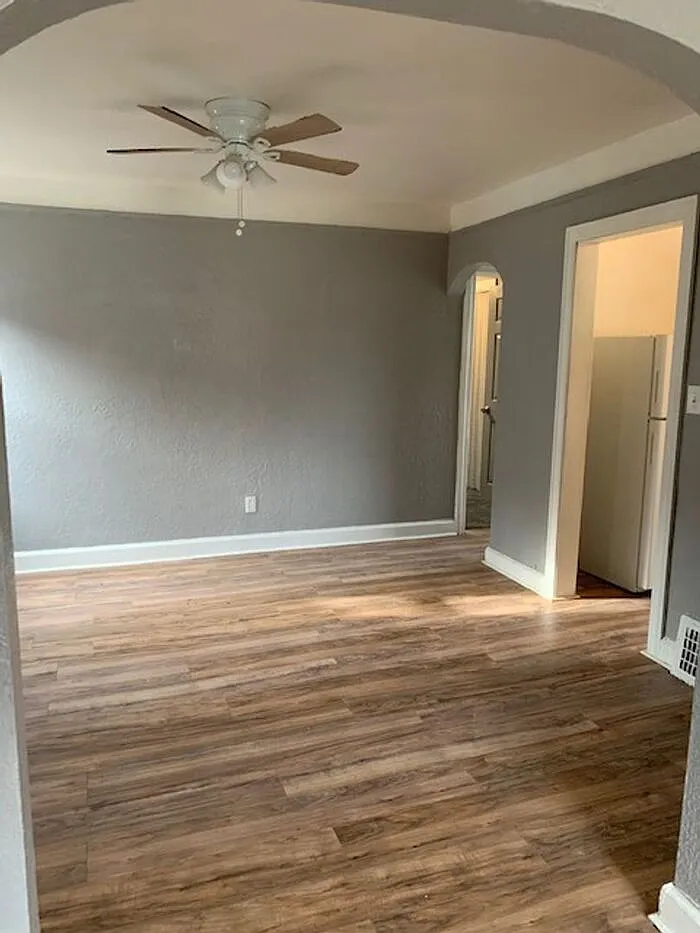 2 bed, 1.0 bath, 900 sqft, $1,150 — Photo 3