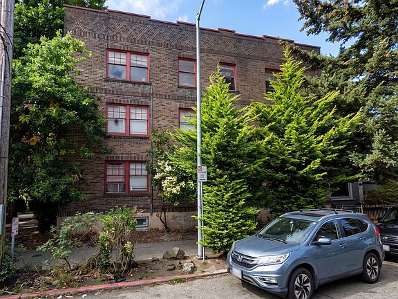 3rd image of 616 E Thomas St APT 304