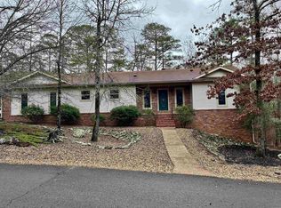 2 Darro Way, Hot Springs Village, AR 71909