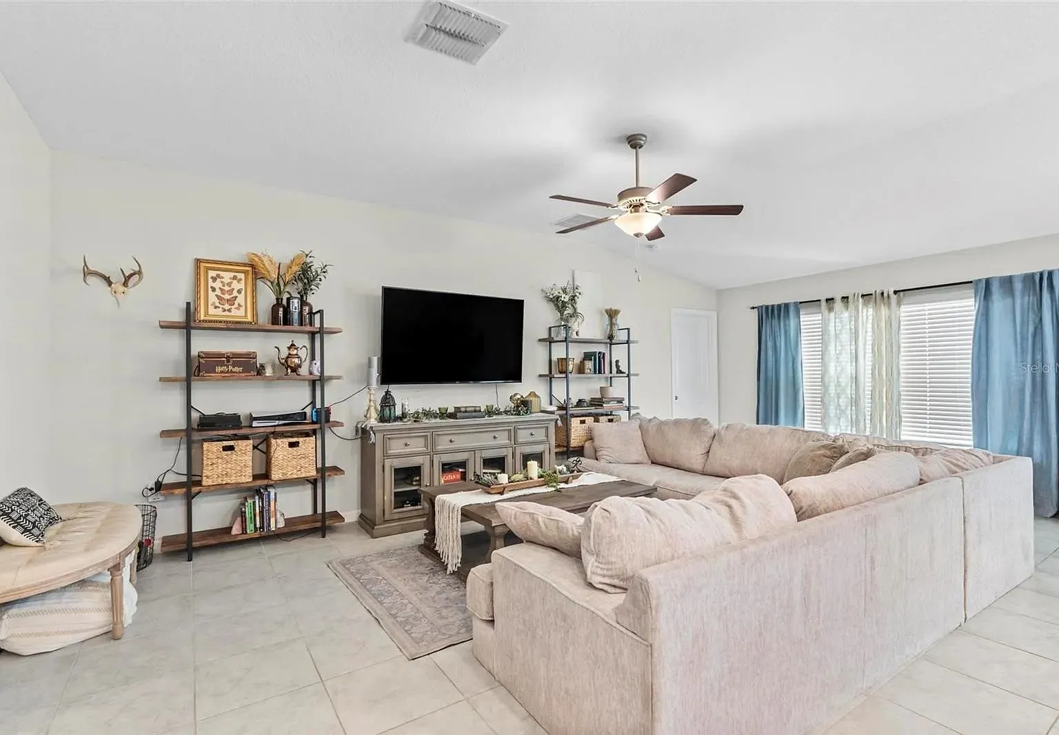 4 bed, 1935 sqft, $2,600 — Photo 3