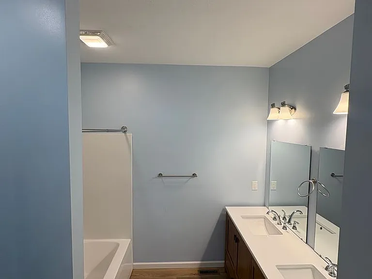 701 Stephanie Ct — Photo 16