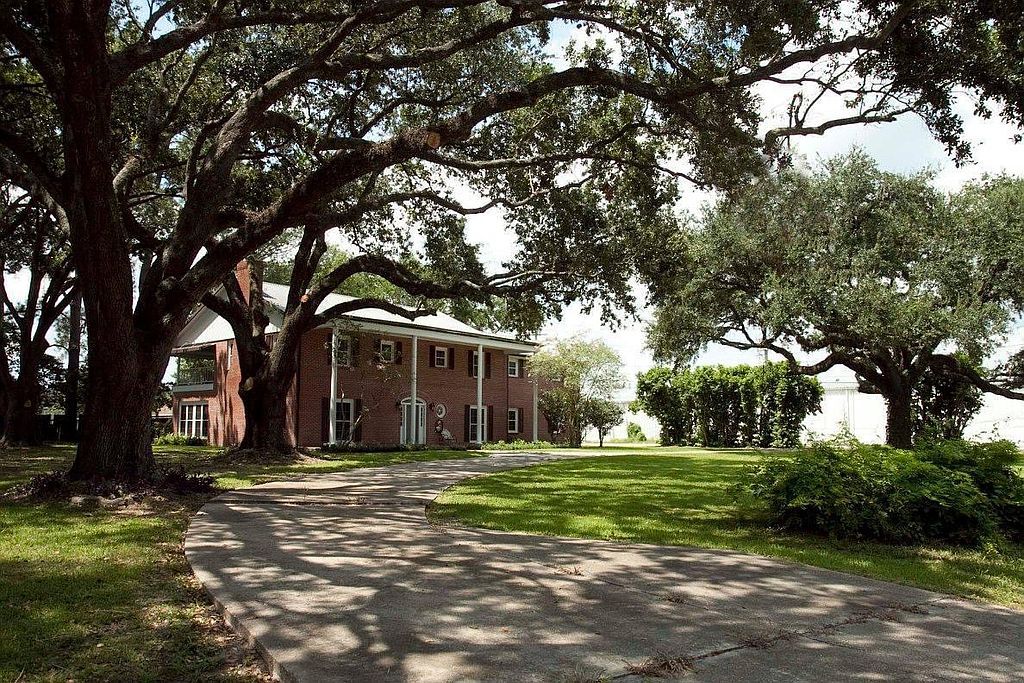 3816 W Main St - Property Image
