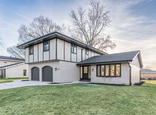 1024 Tiverton Ct, Schaumburg, IL 60193