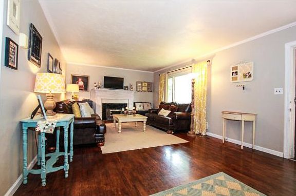 2nd image of 1509 Lakeview Dr
