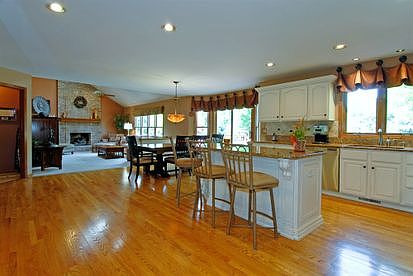 5th image of 1135 Hollingswood Ave