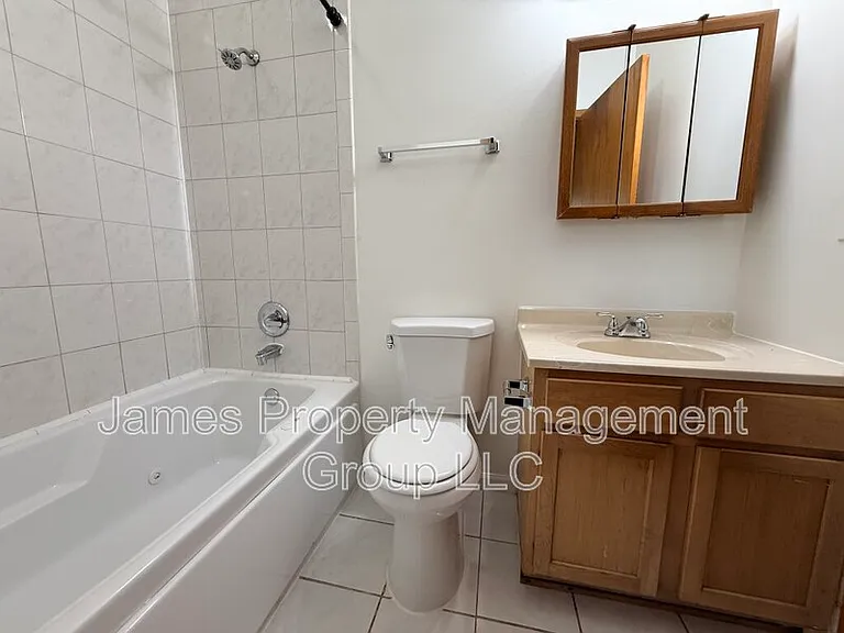 2711 W Congress Pkwy #1 — Photo 10