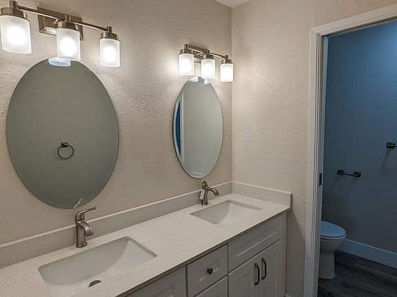 2nd image of 2241 Lynbrook Dr