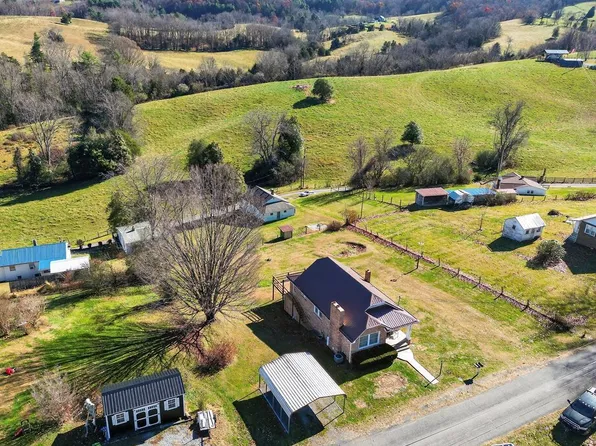 22247 Lincoln Cir, Damascus, VA 24236