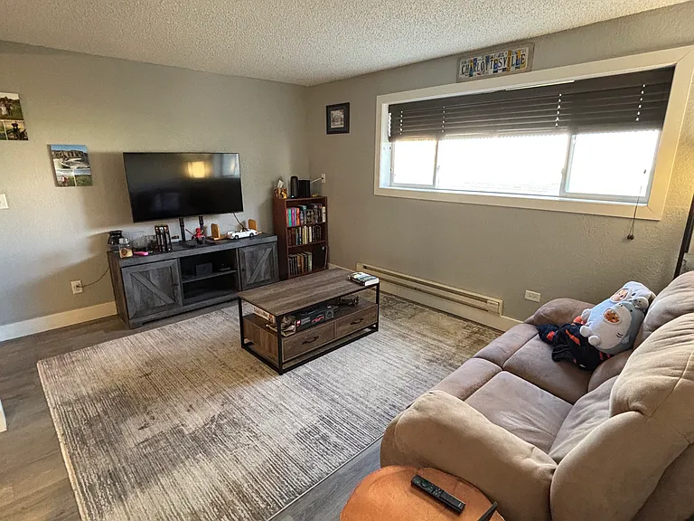 130 Sweetwater St #8 — Photo 10