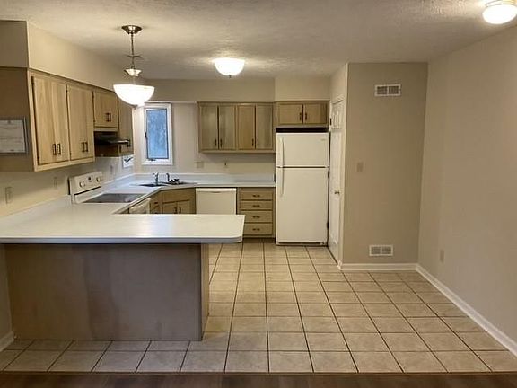 5th image of 1608 S Highland Ave