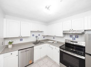 12 Williamsburg Ct Unit 1, Shrewsbury, MA 01545