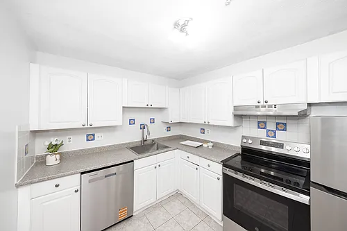 12 Williamsburg Ct #1 Photo 1