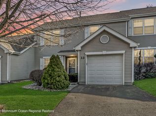 33 Hemlock Way, Freehold, NJ 07728