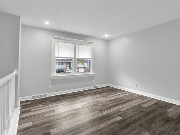 3rd image of 6920 NW 76th Pl