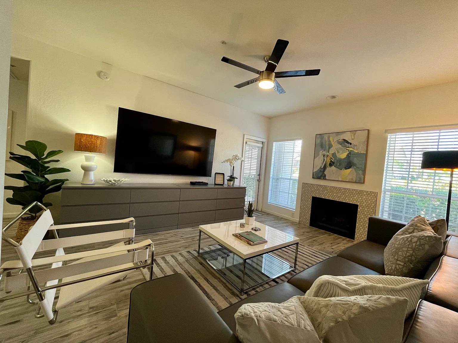 1 bed, 765 sqft, $2,400 — Photo 2