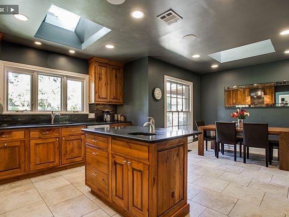 5th image of 5721 Farquhar Ln