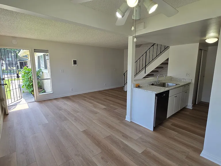 2647 Spinnaker Ave — Photo 4