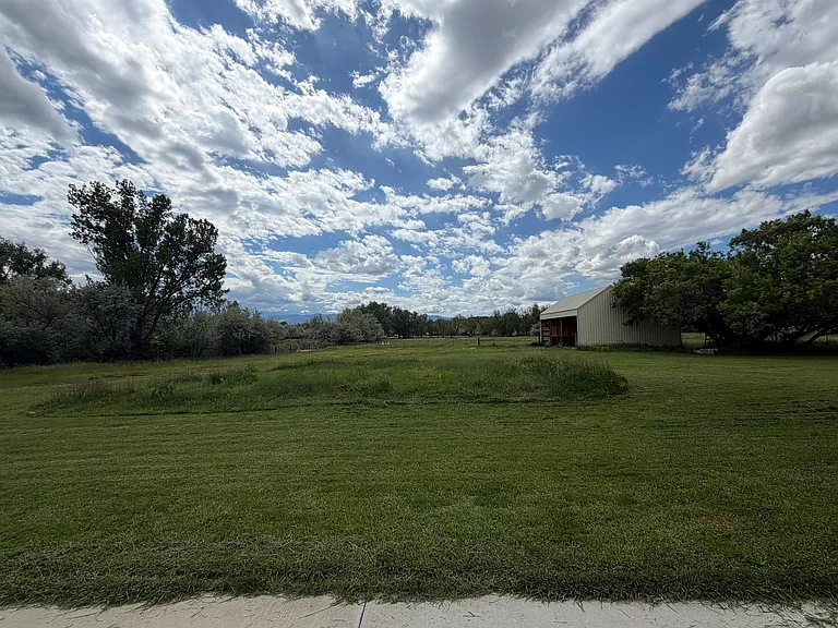 2560 Coffeen Ave — Photo 39