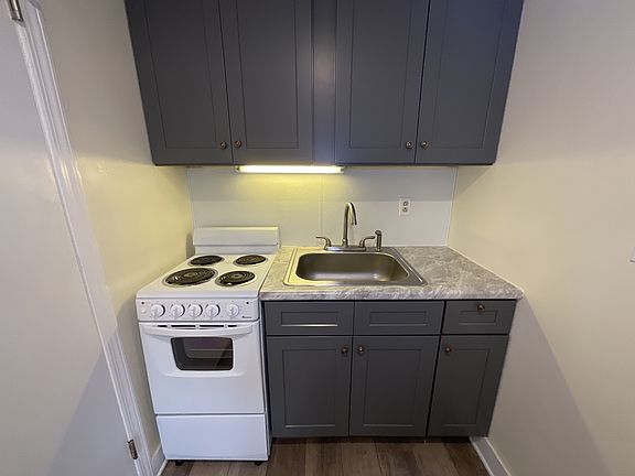 5th image of 5 Center Sq APT 35