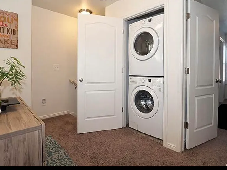 181 W Carrick Dr — Photo 18