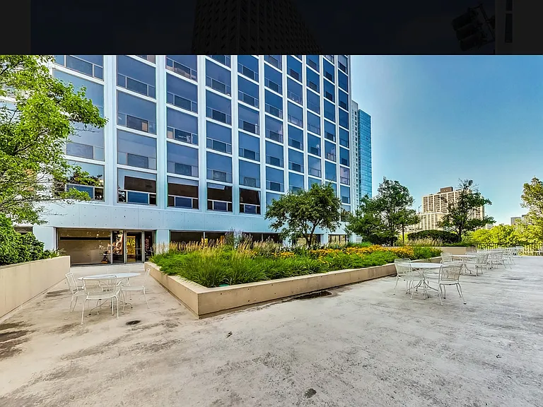 4343 N Clarendon Ave #608 — Photo 5