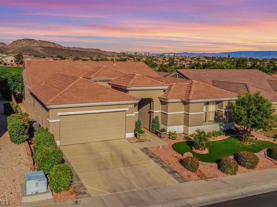1st image of 581 Mountain Links Dr