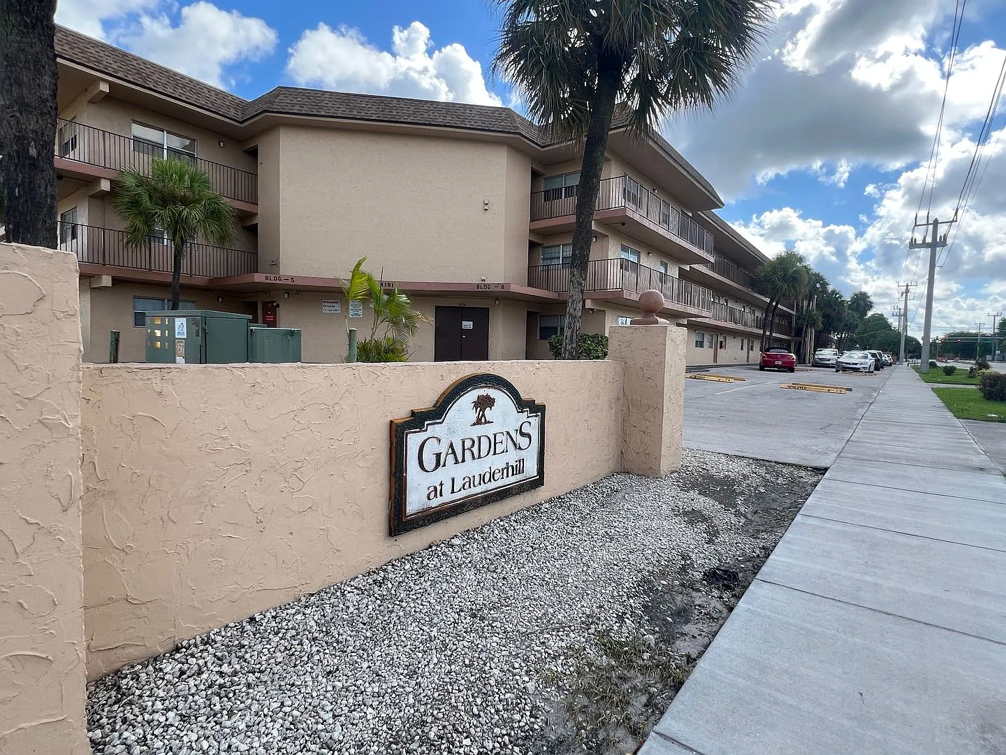 Charming Unit Apartment in Lauderhill — Photo 1
