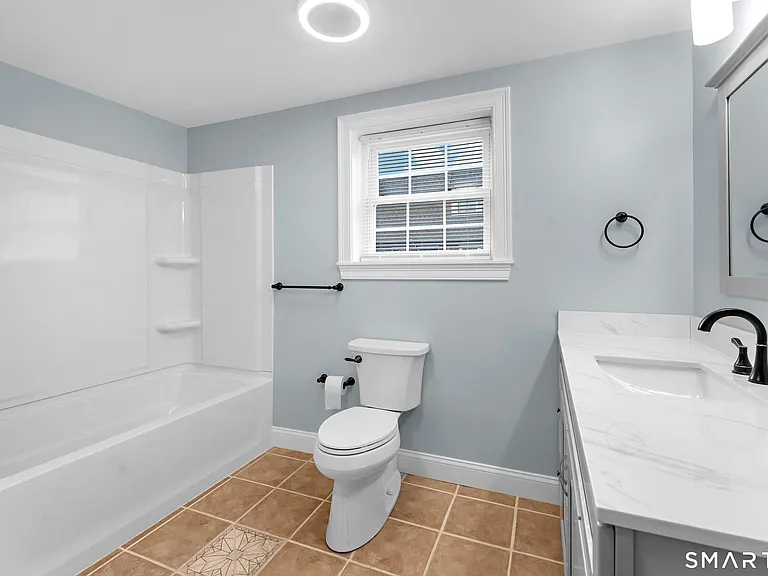 324 Main St #2 — Photo 8