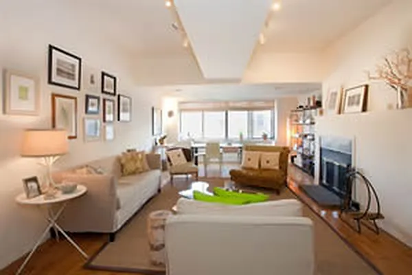 Sold by Warren Lewis Realty | media 10