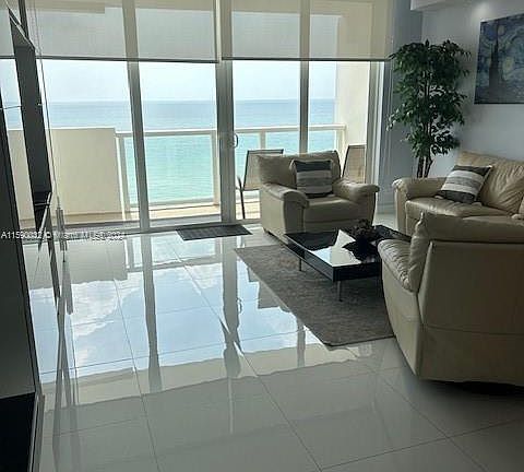 4th image of 5601 Collins Ave APT 1010
