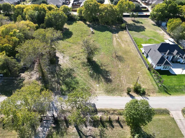 4285 Elkins Ave, Lancaster, TX 75134