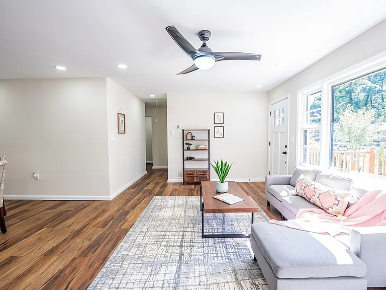 1090 Indale Pl SW — Photo 11