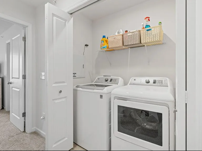 832 Roselyn Dr #831 — Photo 16