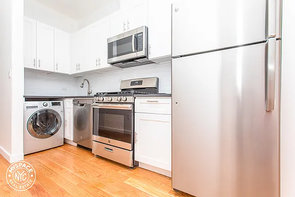 Rented by MySpaceNYC | media 9