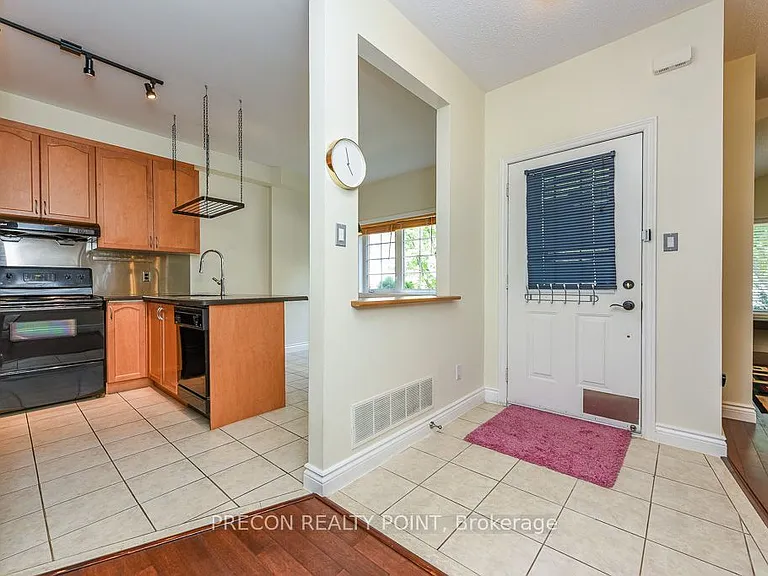 100 Beddoe Dr #4 — Photo 5