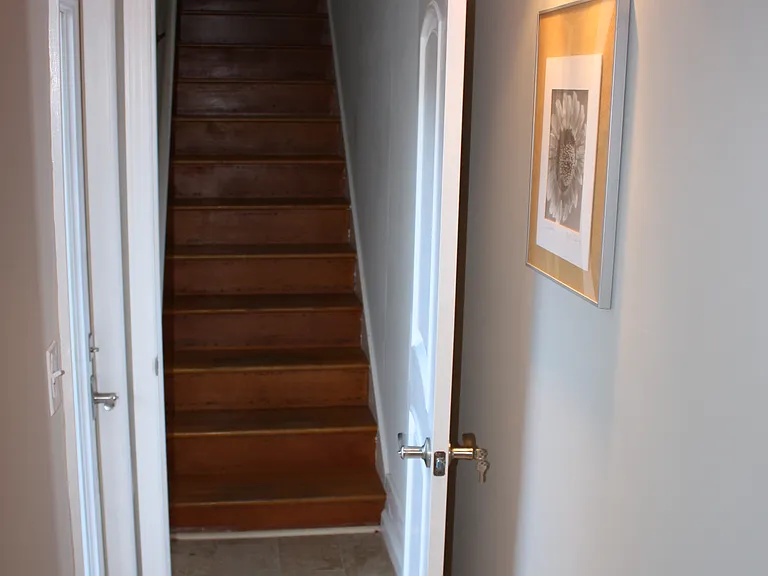 661 E Meadow Dr — Photo 6