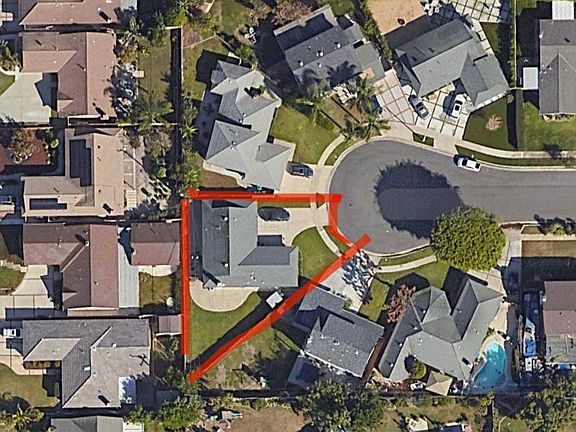 Pie-shaped lot at end of quiet culdesac. Minutes to top notch schools.