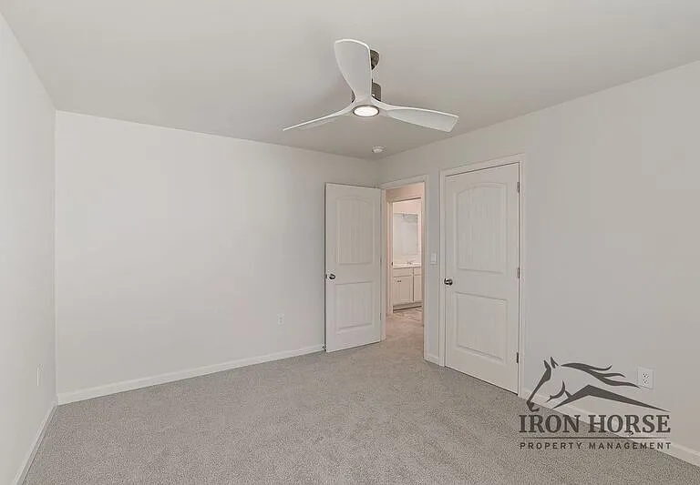 835 Baker View Ln — Photo 21