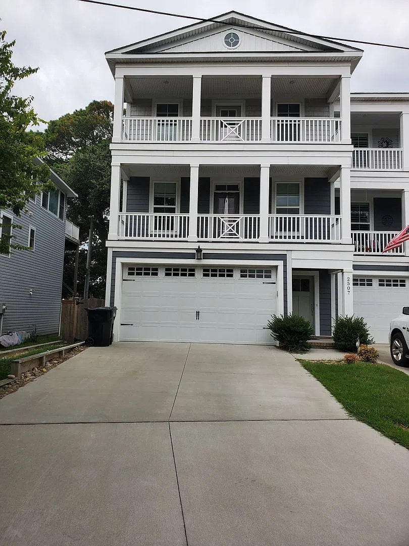 Chic's Beach — Photo 1