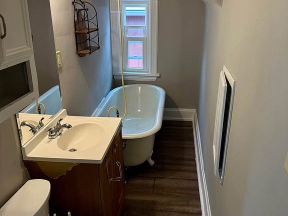 4th image of 473 Banfil St #2