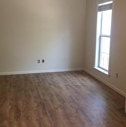3rd image of 1213 Stafford Dr