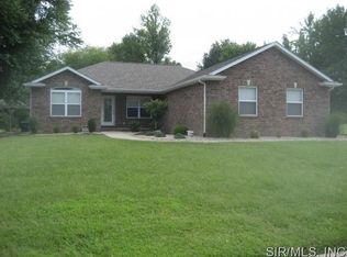 422 Ursula Dr, Lebanon, IL 62254