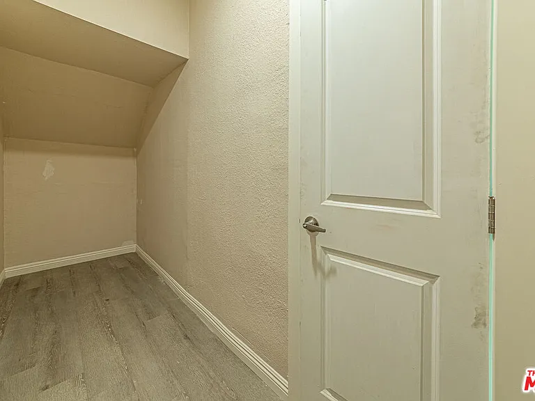 801 N Alexandria Ave — Photo 15
