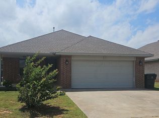 205 Saint Charles Way, Midwest City, OK 73130