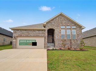 1110 Garrett Ln, Centerton, AR 72719