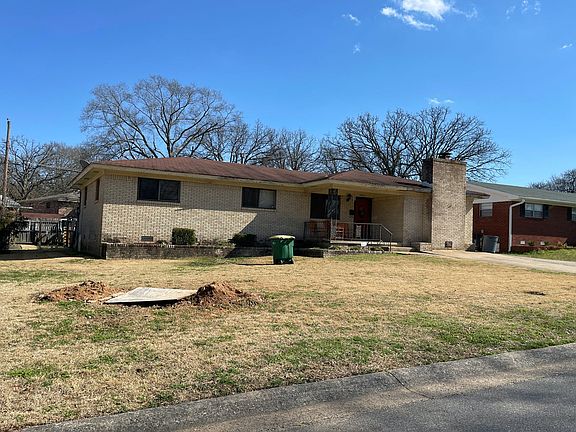 3rd image of 4004 Emerson Dr