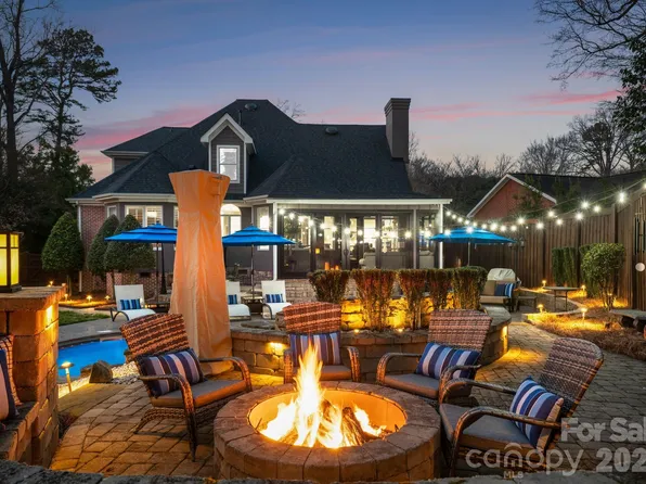 141 Sardis Ln, Charlotte, NC 28270